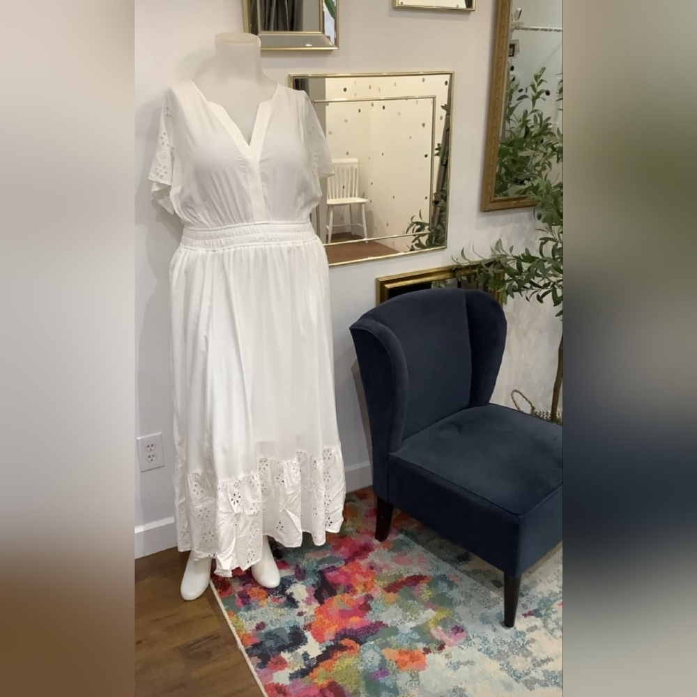 Torrid Gorgeous White Eyelet Maxi Dress - Picture 6 of 8